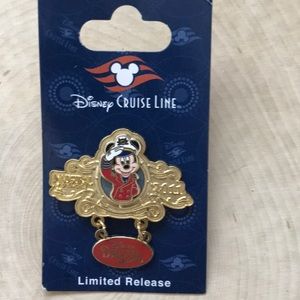 Limited Edition Disney Cruise Line Pin -2011 (b15)